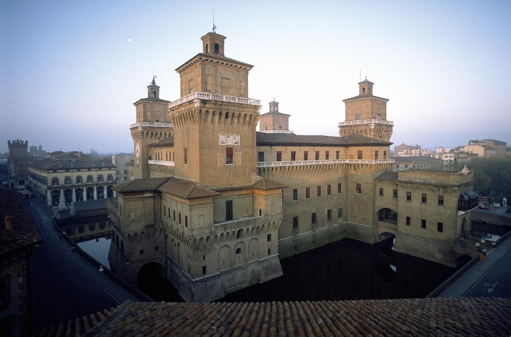 Castello Estense by ignoto ignoto